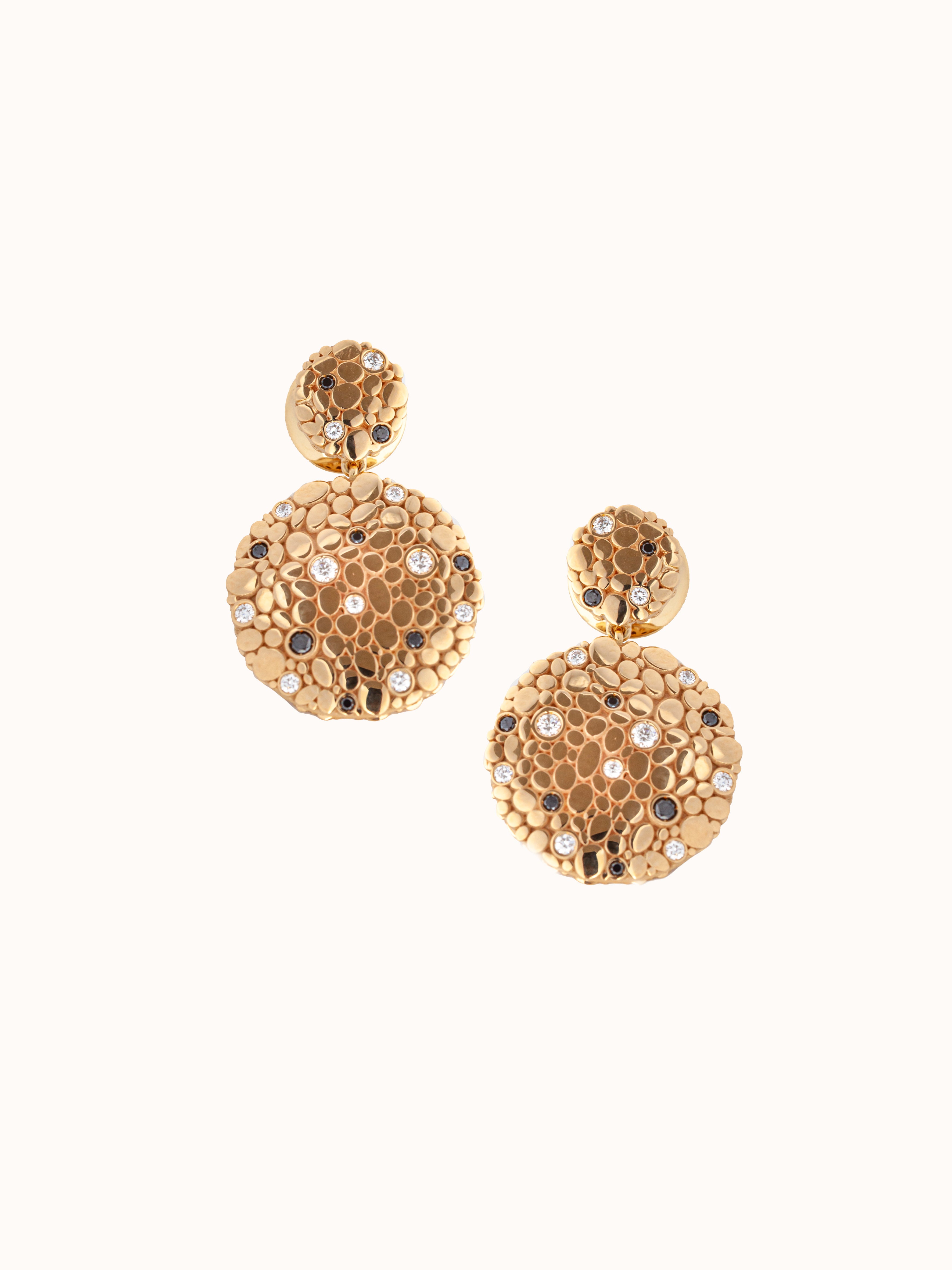 Istinto 18K Yellow Gold Dangle Earrings with White and Black Diamonds